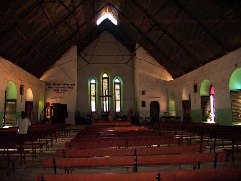 Inneres der Kirche auf dem Missionsgelände in Rabai.