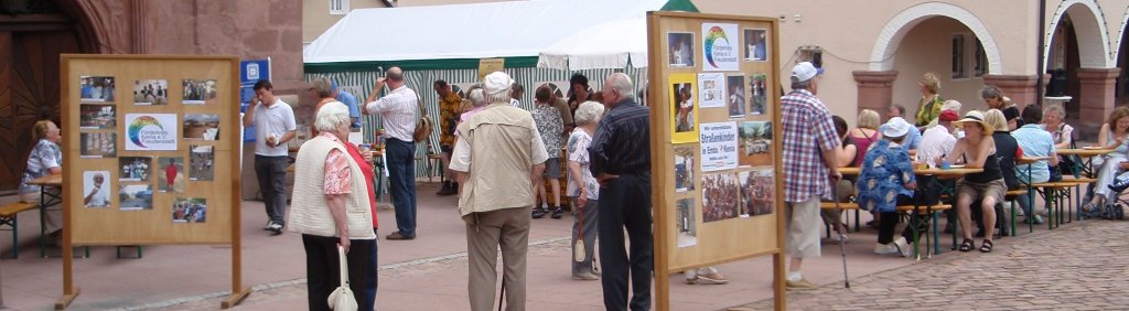 Reger Andrang beim Informationsstand des Vereins.