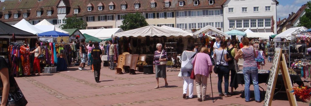 Blick auf den Marktplatz, dem Hauptveranstaltungsort des Afrikafestes der Stadt Freudenstadt.