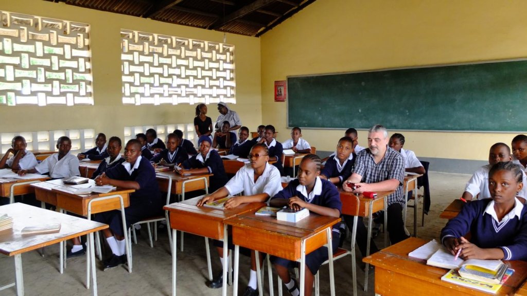 Besuch in Internatsschulraum.