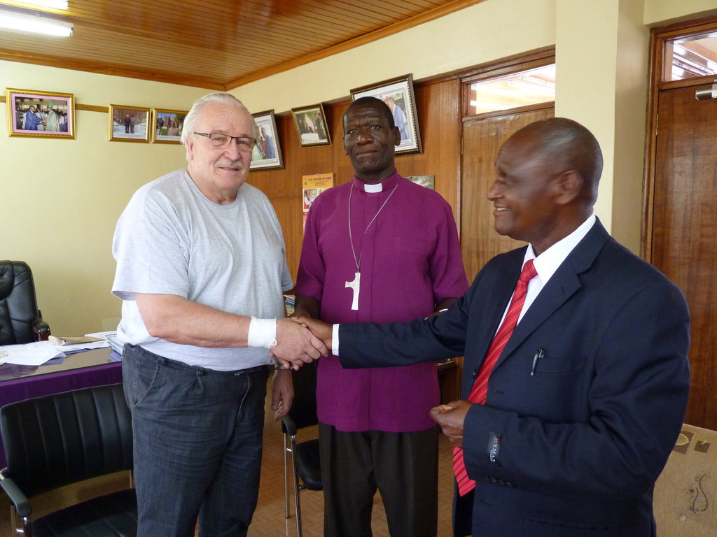 Besuch bei Bischof Ireri (Anglikanische Kirche), Bild 1/2.