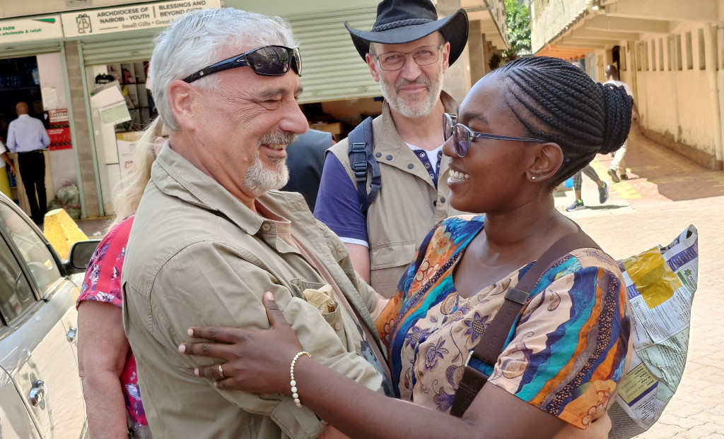 Treffen mit rztin, deren Studium vom Verein finanziert worden war. Foto: Uwe Ade.